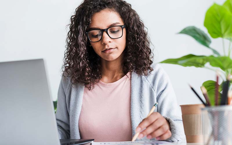 Renda extra com Tradução